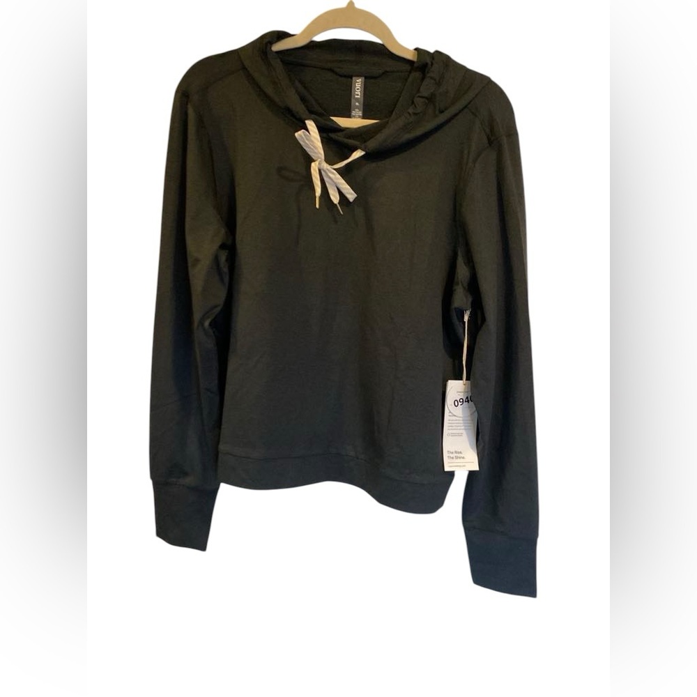 NWT Vuori halo essential hoodie Size M